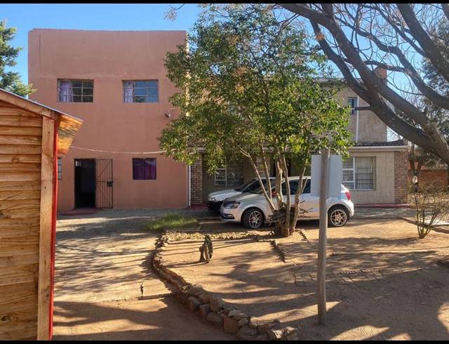 13 BEDROOM HOUSE FOR SALE IN MADEIRA PARK